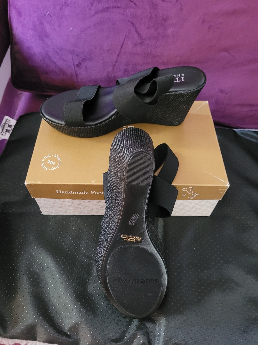 Italian Shoemakers Black Elastic Strap Wedge Sandals - Picture 2 of 2